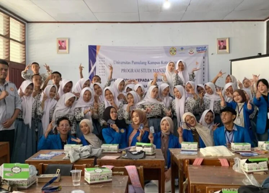 Mahasiswa Universitas Pamulang Kampus Serang Tingkatkan Motivasi dan Kesiapan Kerja Siswa Melalui Pendampingan Pengembangan Soft Skill dan Etos Kerja di SMK Madinatul Hadid Kota Cilegon