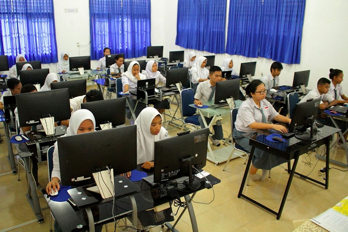 Ironi Lulusan SMK: Dirancang Siap Kerja, tetapi Jadi Penyumbang Pengangguran Tertinggi